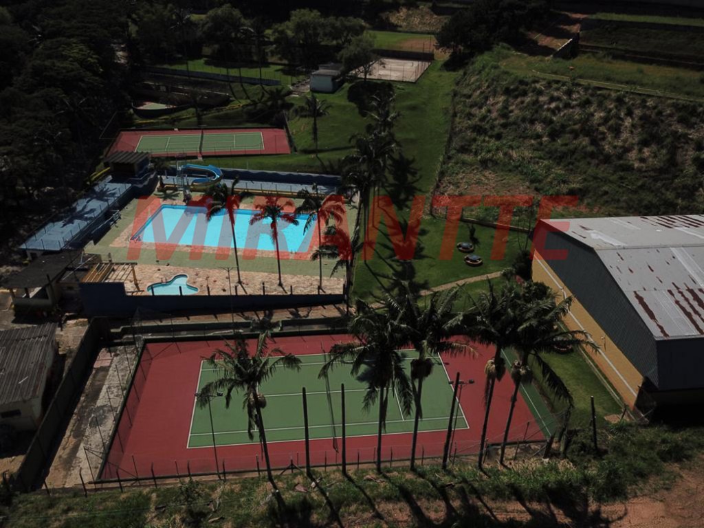Terreno de 161000m² em Jardim Santa Fé
