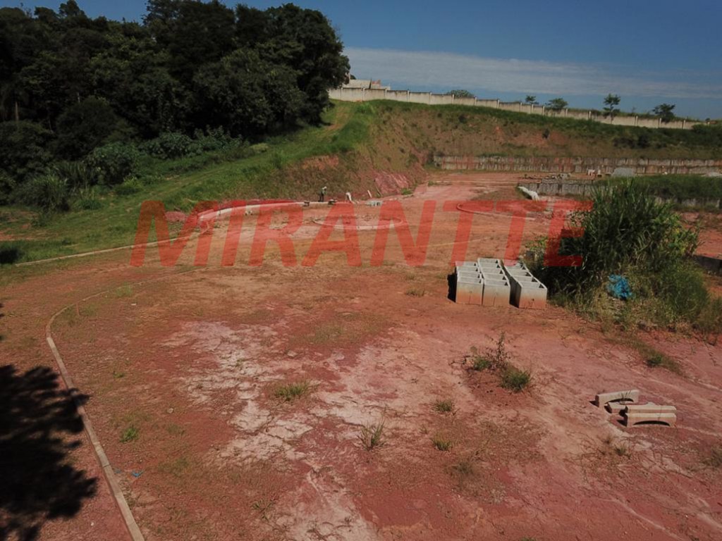 Terreno de 161000m² em Jardim Santa Fé