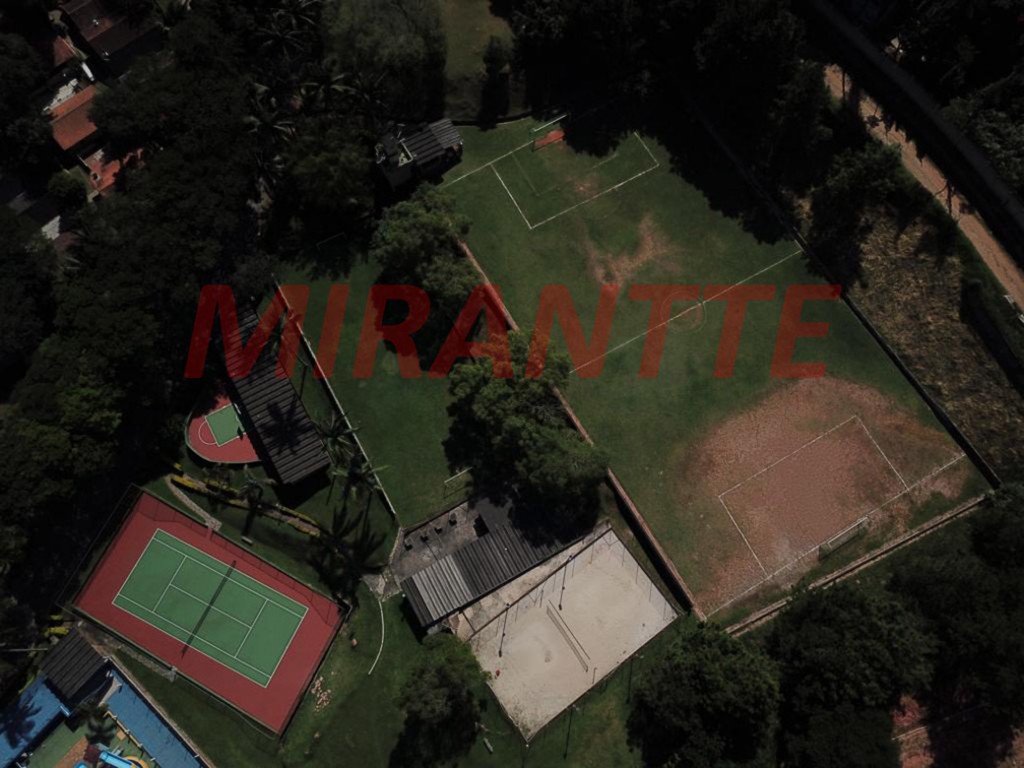Terreno de 161000m² em Jardim Santa Fé