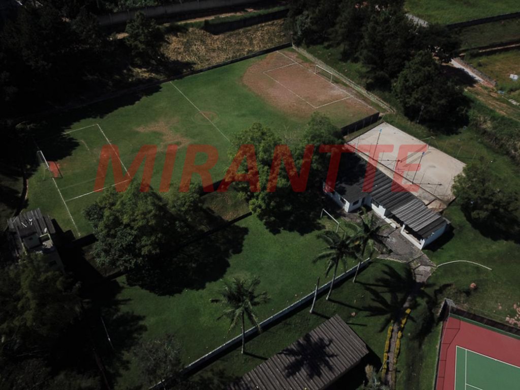 Terreno de 161000m² em Jardim Santa Fé