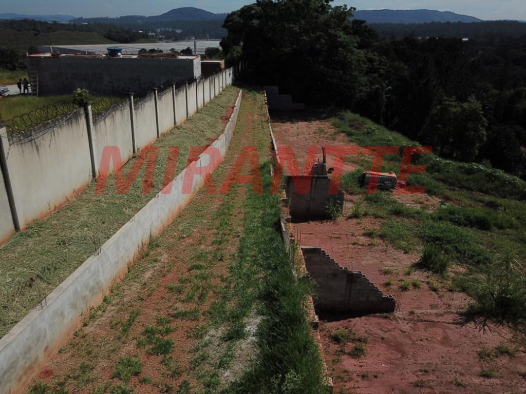 Terreno de 161000m² em Jardim Santa Fé