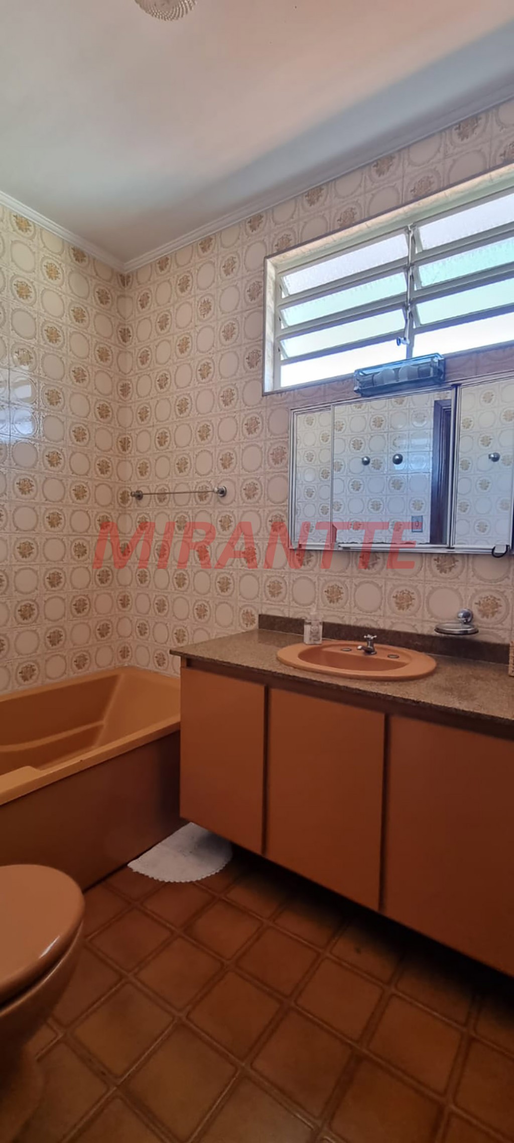 Sobrado de 250m² com 3 quartos em Imirim