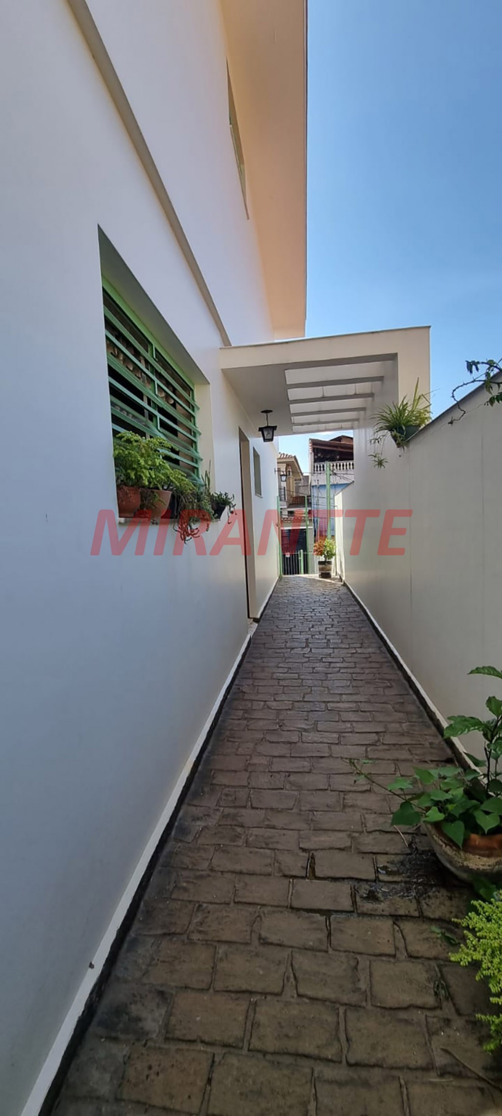 Sobrado de 250m² com 3 quartos em Imirim