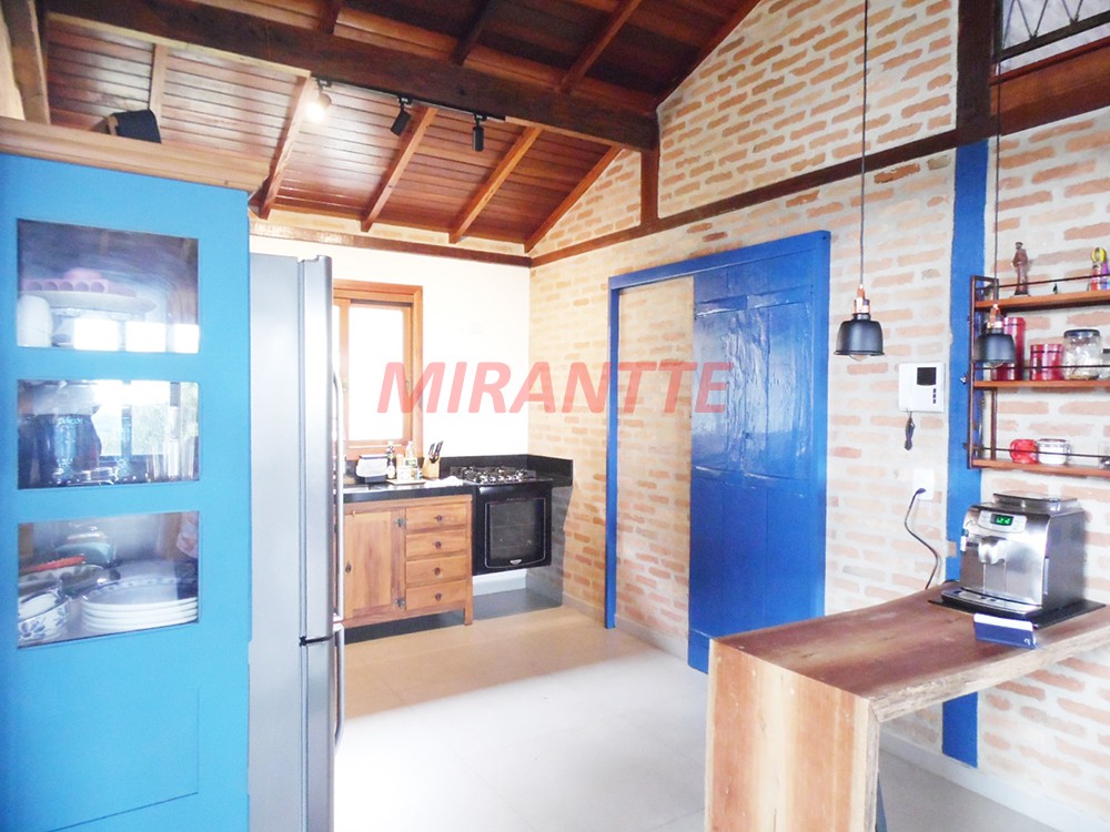 Casa terrea de 205m² com 2 quartos em Serra Da Cantareira