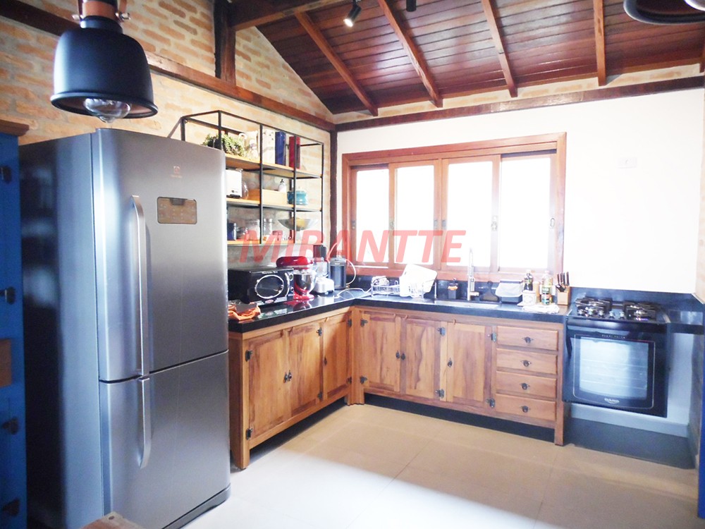 Casa terrea de 205m² com 2 quartos em Serra Da Cantareira
