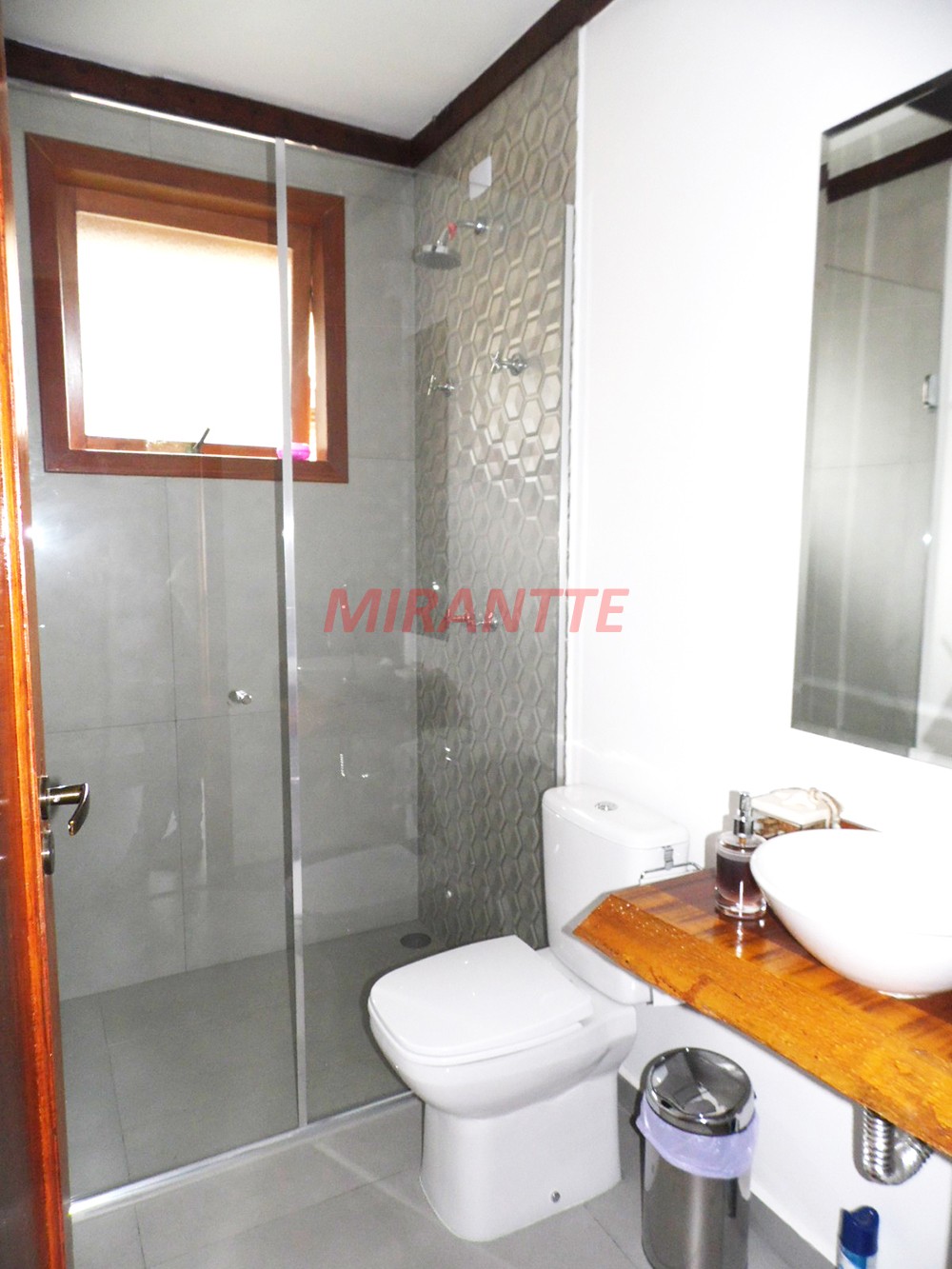 Casa terrea de 205m² com 2 quartos em Serra Da Cantareira