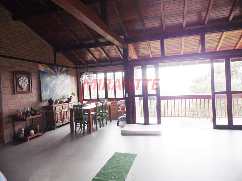 Casa terrea de 205m² com 2 quartos em Serra Da Cantareira