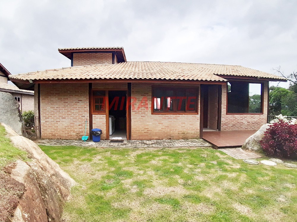 Casa terrea de 205m² com 2 quartos em Serra Da Cantareira