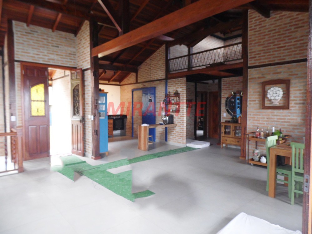 Casa terrea de 205m² com 2 quartos em Serra Da Cantareira
