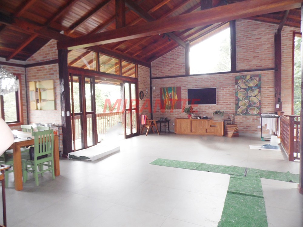 Casa terrea de 205m² com 2 quartos em Serra Da Cantareira