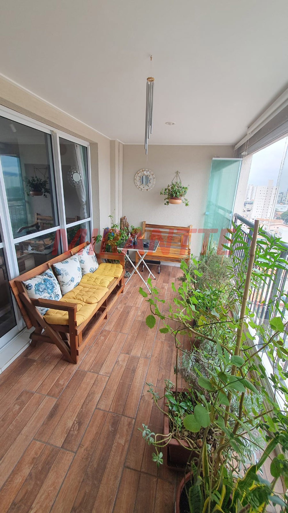 Apartamento com 3 quartos em Jardim Flor da Montanha