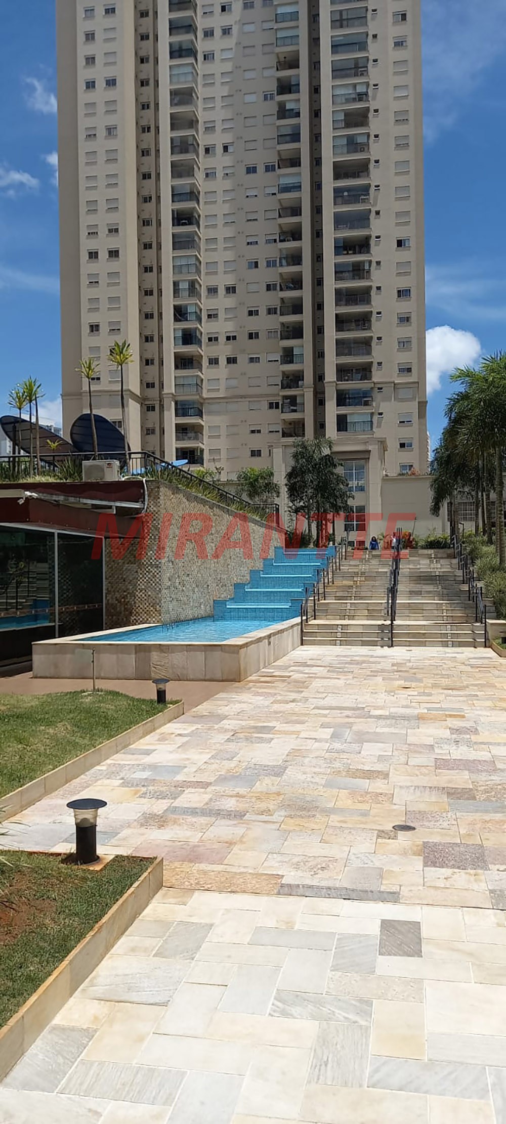 Apartamento com 3 quartos em Jardim Flor da Montanha