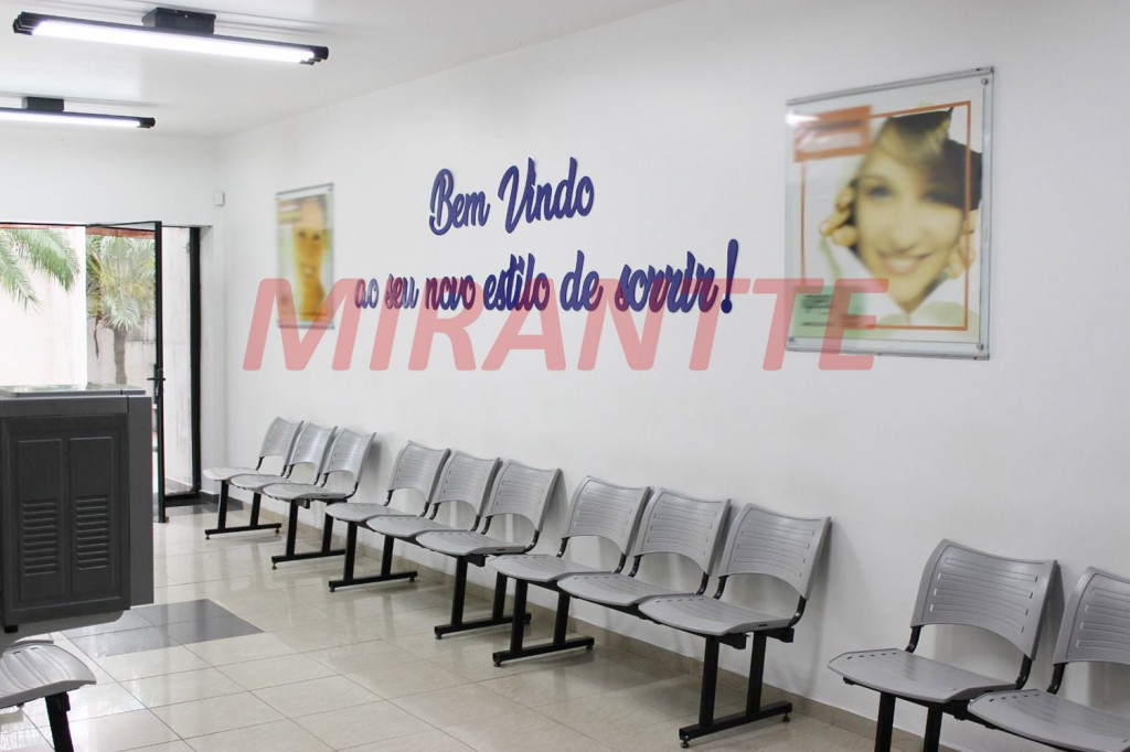 Comercial de 405m² em Santana