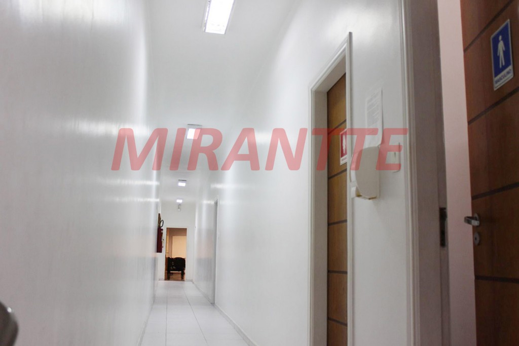 Comercial de 405m² em Santana