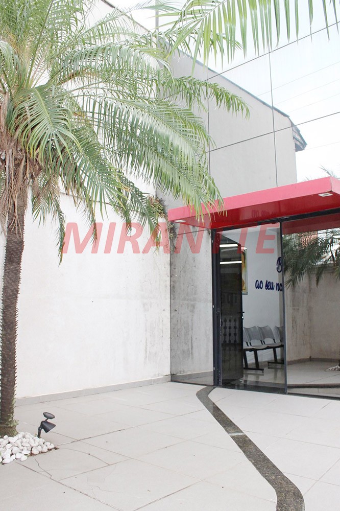 Comercial de 405m² em Santana