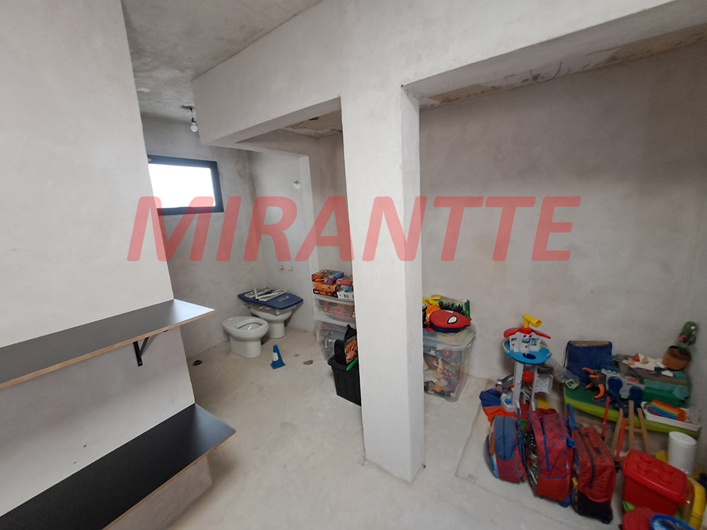 Sobrado de 219m² com 4 quartos em Tremembe