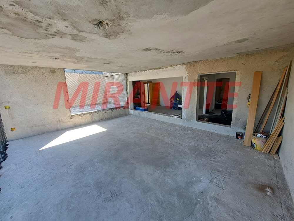 Sobrado de 219m² com 4 quartos em Tremembe
