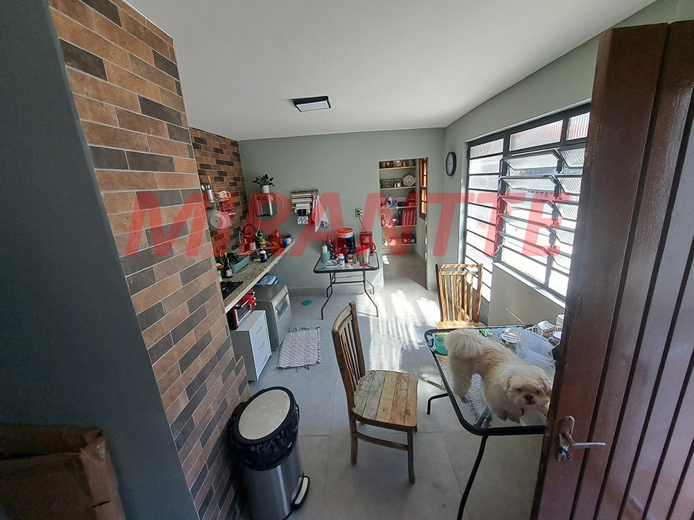 Sobrado de 219m² com 4 quartos em Tremembe