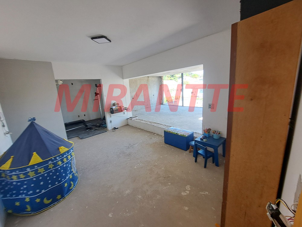 Sobrado de 219m² com 4 quartos em Tremembe