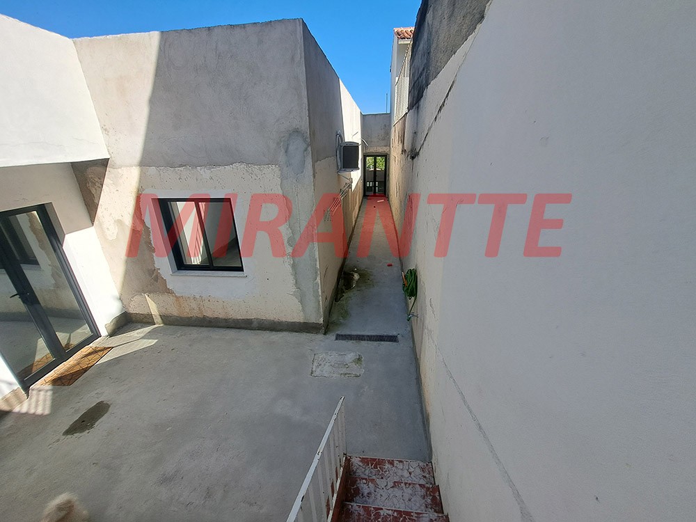 Sobrado de 219m² com 4 quartos em Tremembe