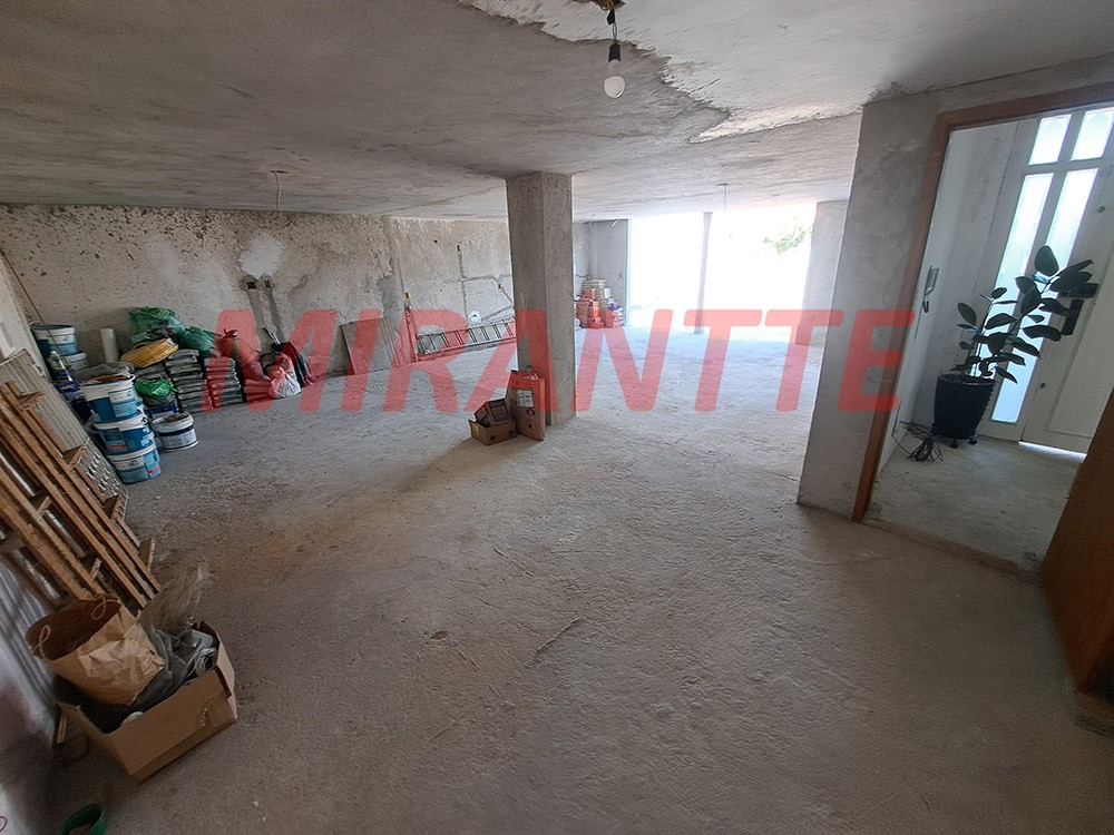 Sobrado de 219m² com 4 quartos em Tremembe