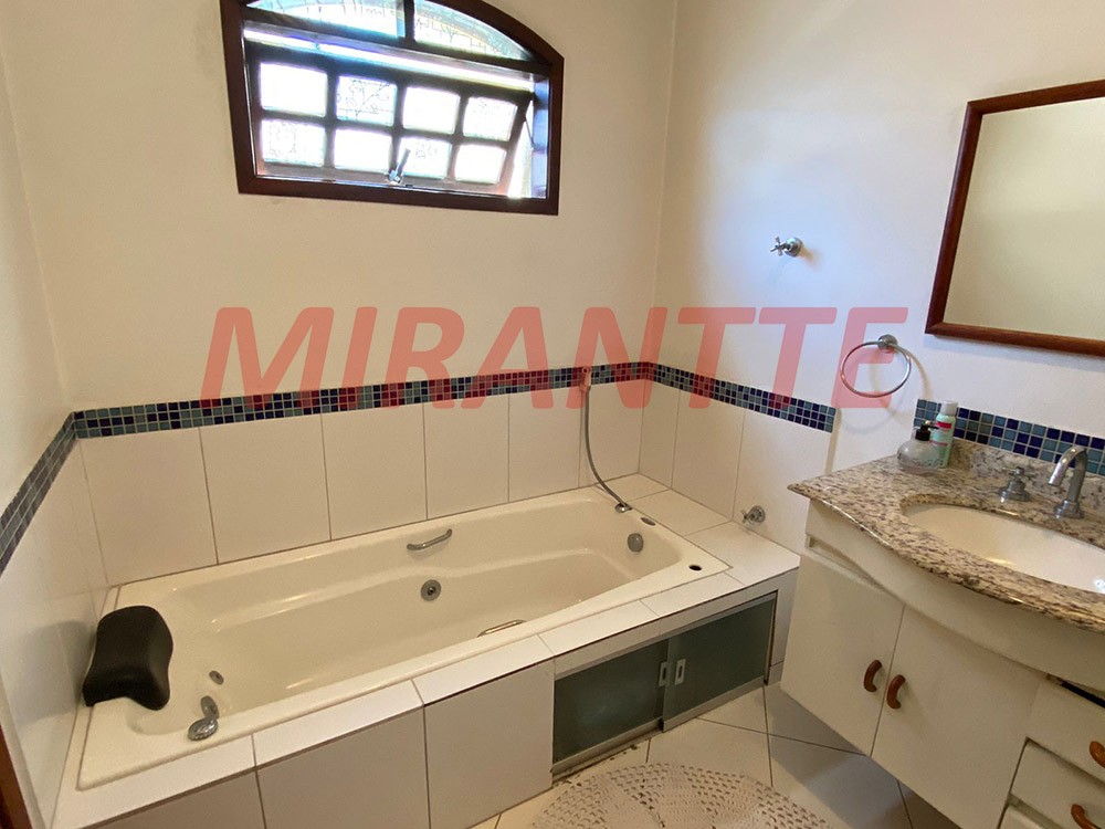 Sobrado de 250m² com 4 quartos em Vila Maria Alta