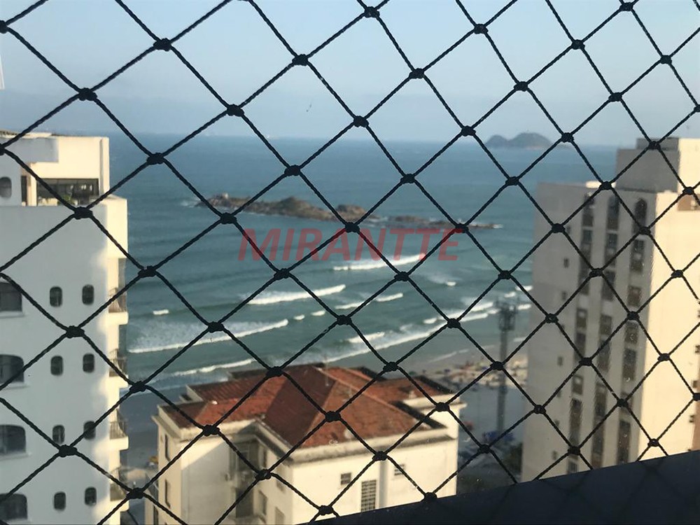 Apartamento com 3 quartos em Pitangueiras