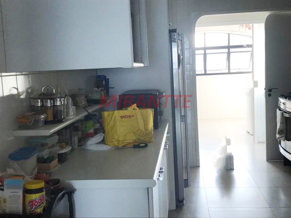 Apartamento com 3 quartos em Pitangueiras