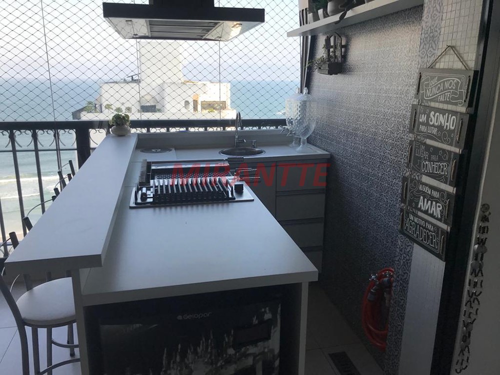 Apartamento com 3 quartos em Pitangueiras