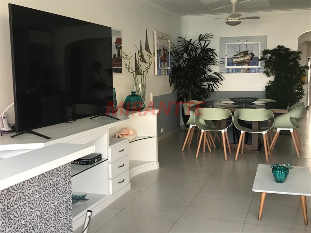 Apartamento com 3 quartos em Pitangueiras