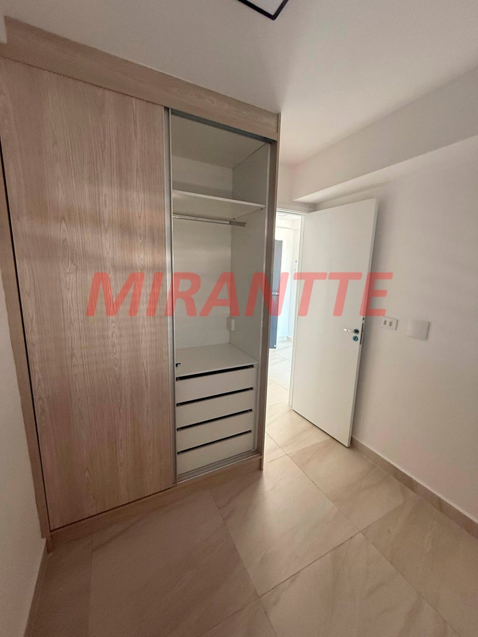 Apartamento de 45m² com 2 quartos em Santana