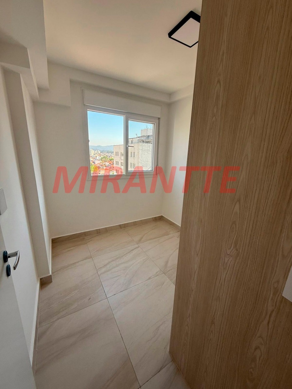 Apartamento de 45m² com 2 quartos em Santana