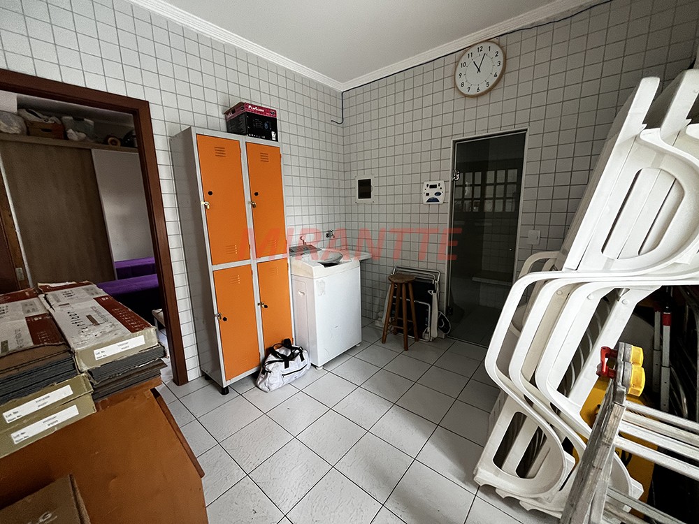 Sobrado de 453m² com 4 quartos em Horto Florestal