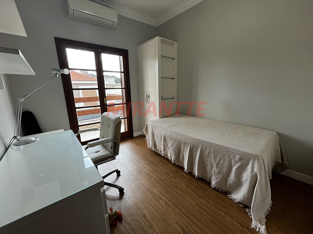Sobrado de 453m² com 4 quartos em Horto Florestal