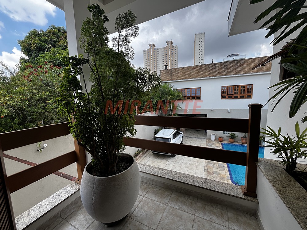 Sobrado de 453m² com 4 quartos em Horto Florestal