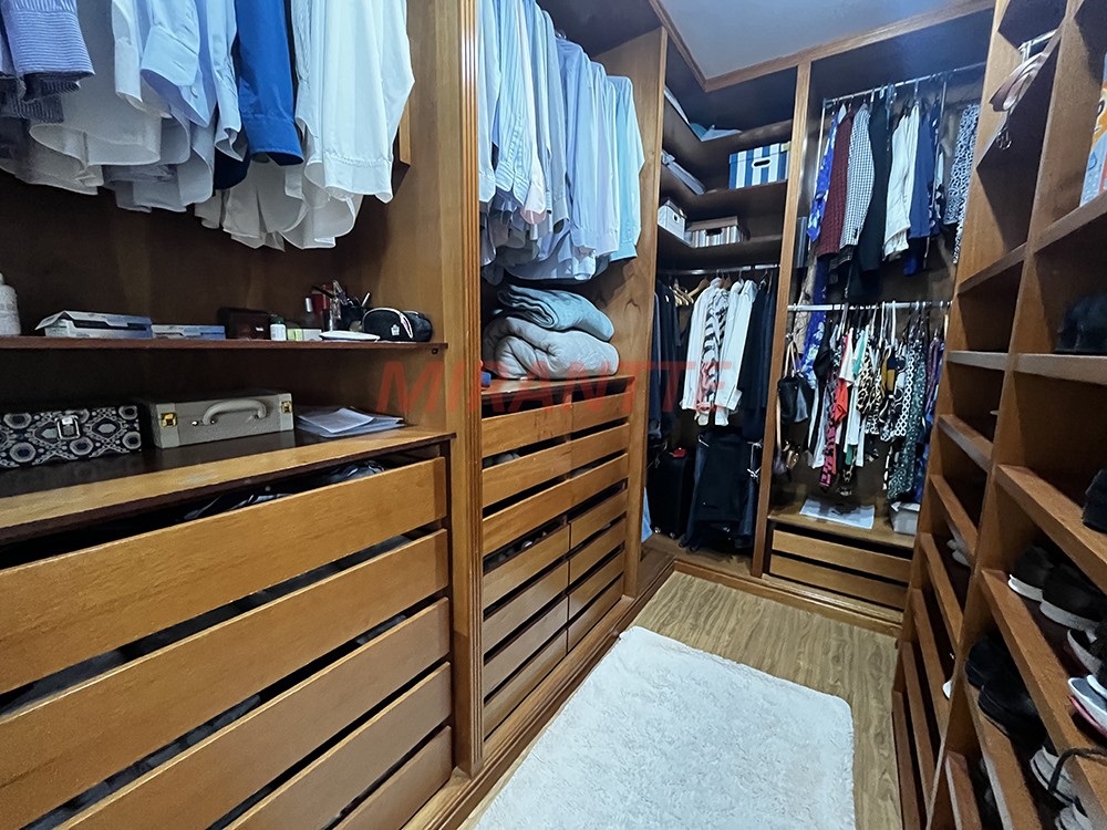 Sobrado de 453m² com 4 quartos em Horto Florestal