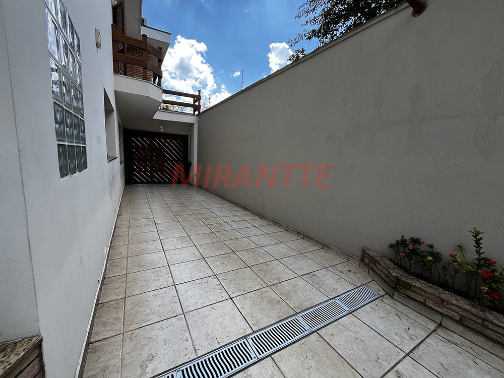 Sobrado de 453m² com 4 quartos em Horto Florestal