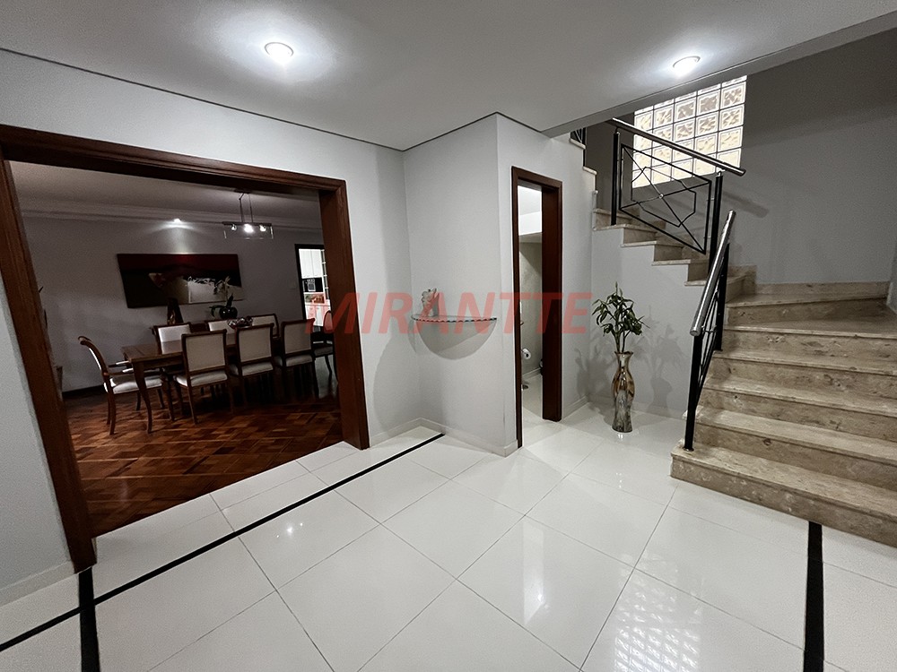 Sobrado de 453m² com 4 quartos em Horto Florestal