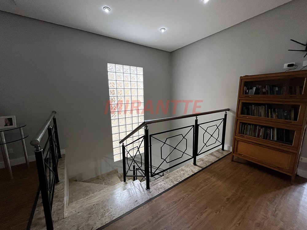 Sobrado de 453m² com 4 quartos em Horto Florestal
