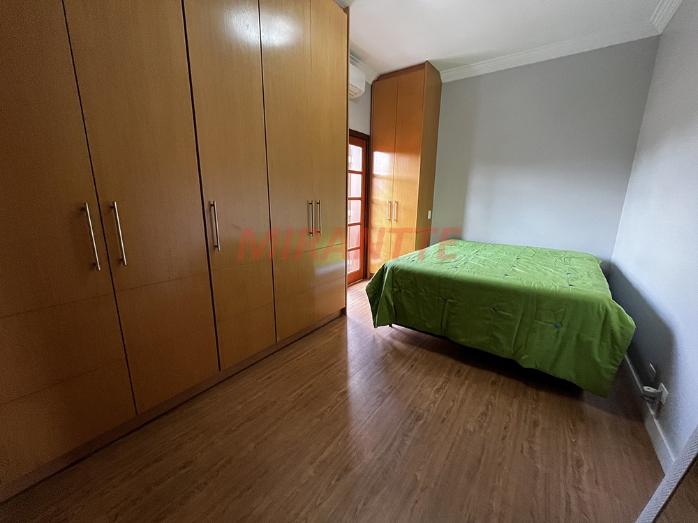 Sobrado de 453m² com 4 quartos em Horto Florestal