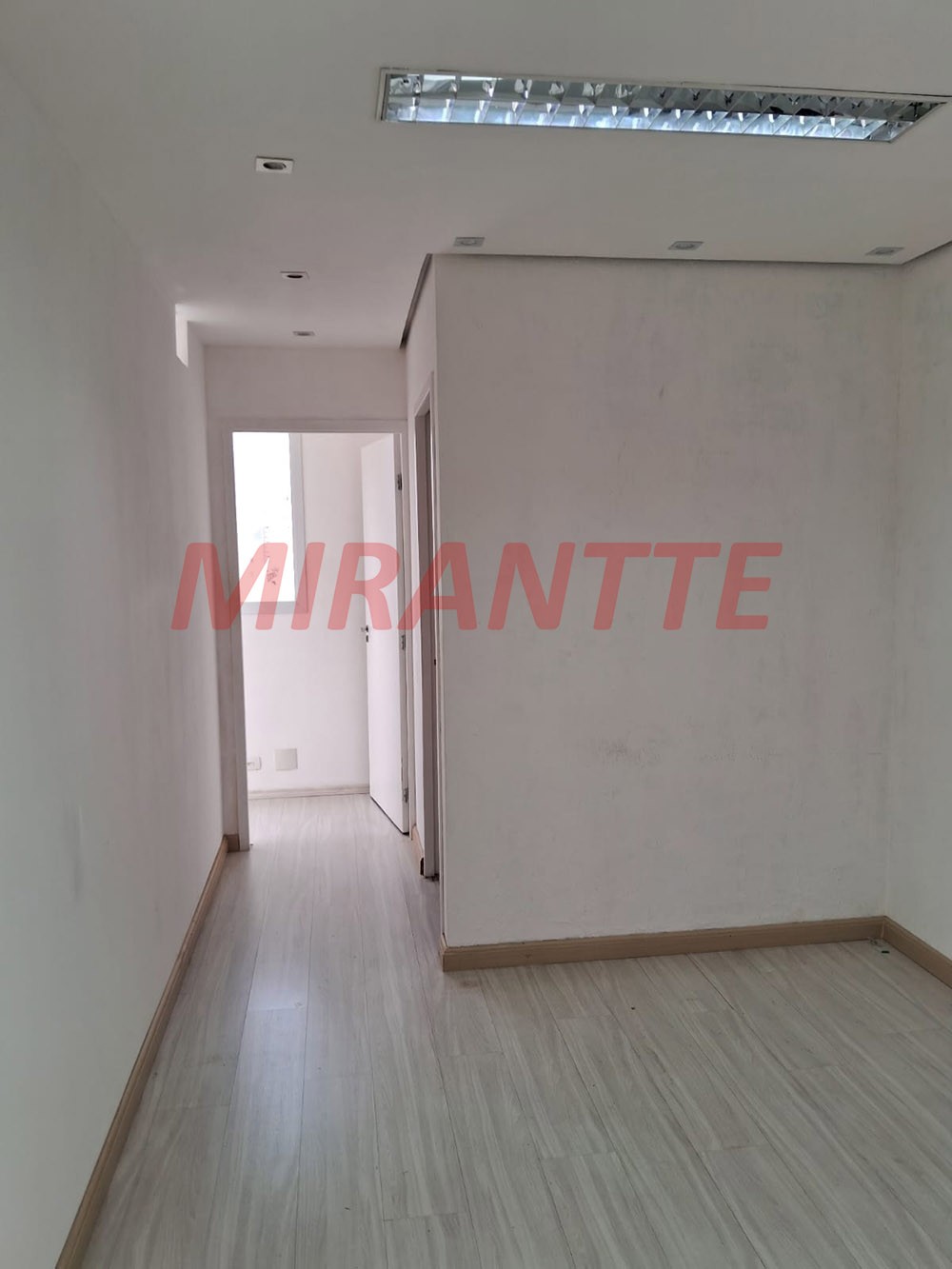 Conjunto comercial de 40m² em Água Fria