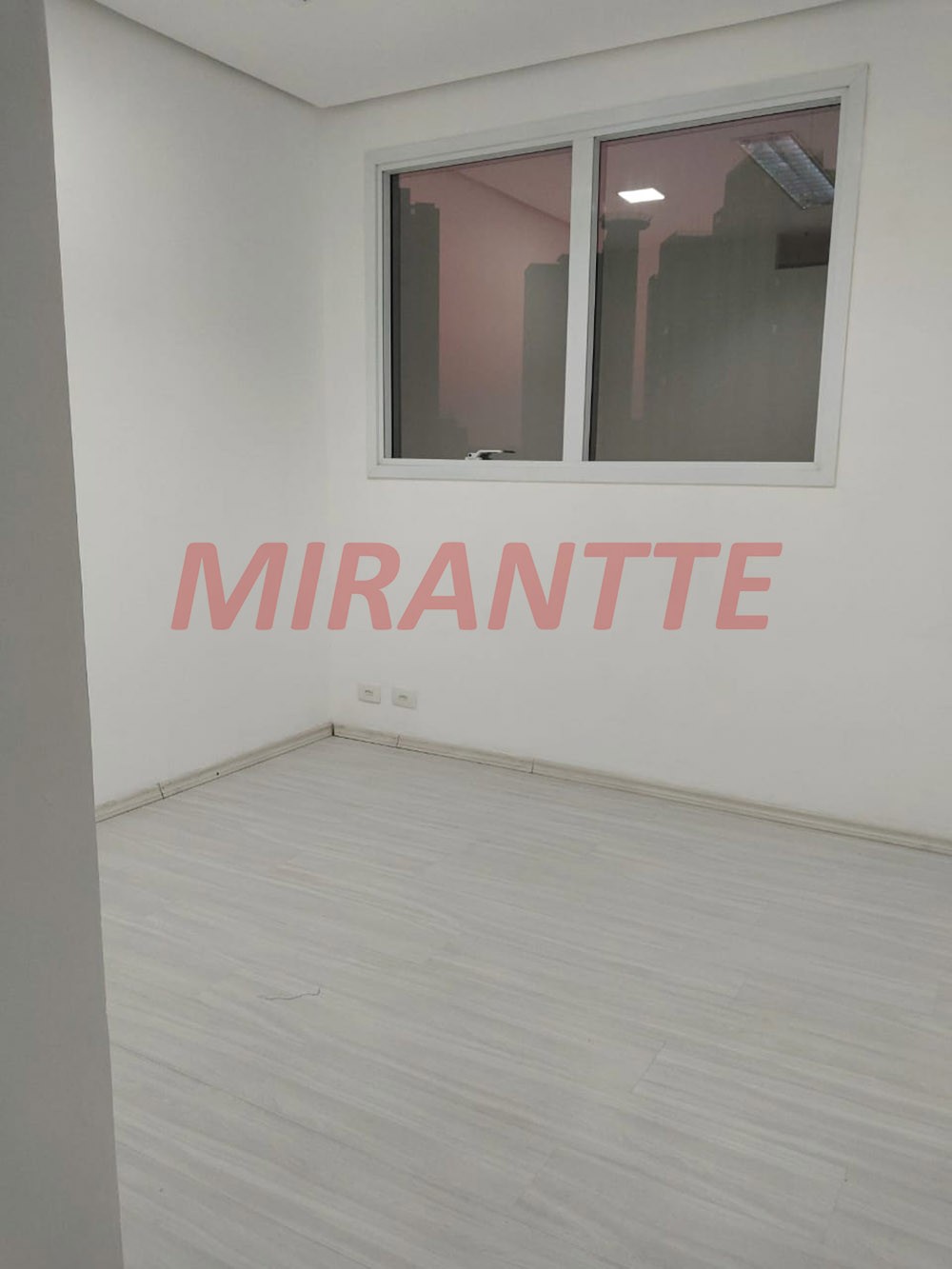Conjunto comercial de 40m² em Água Fria