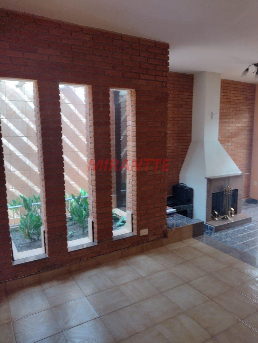 Sobrado de 280m² com 3 quartos em Jardim Entre Serras