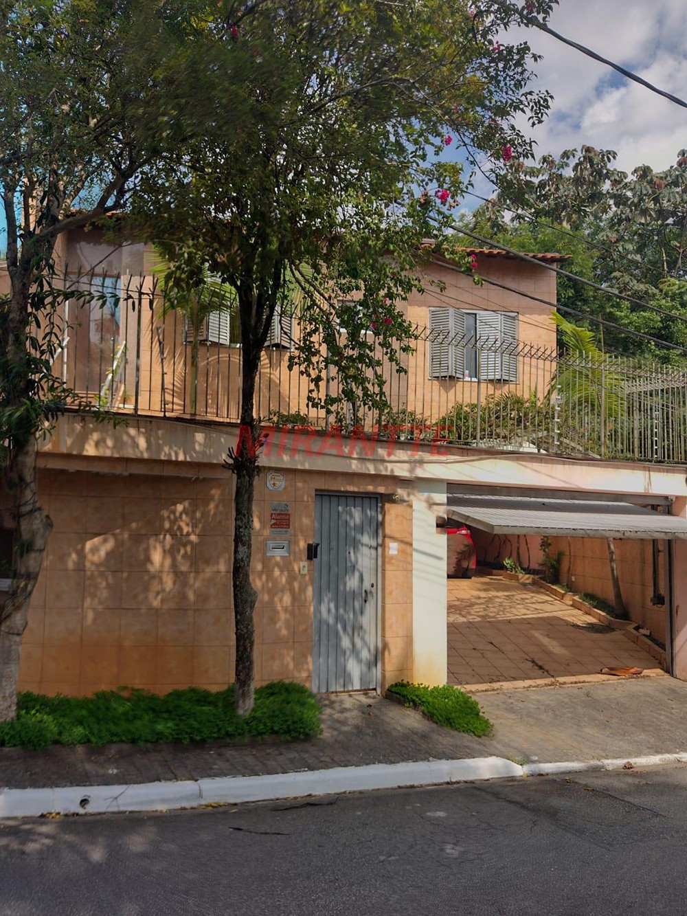 Sobrado de 280m² com 3 quartos em Jardim Entre Serras