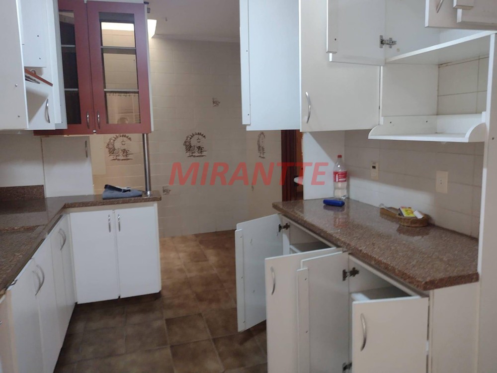 Sobrado de 280m² com 3 quartos em Jardim Entre Serras