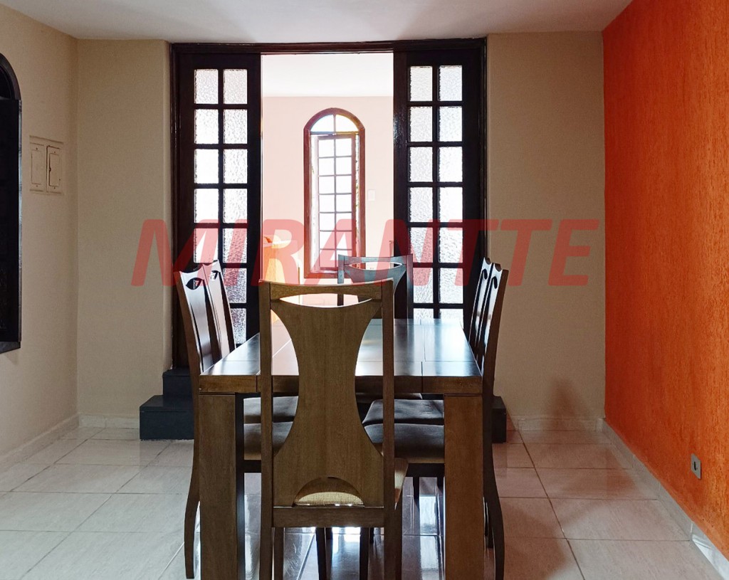 Sobrado de 242m² com 5 quartos em Jardim D’Abril