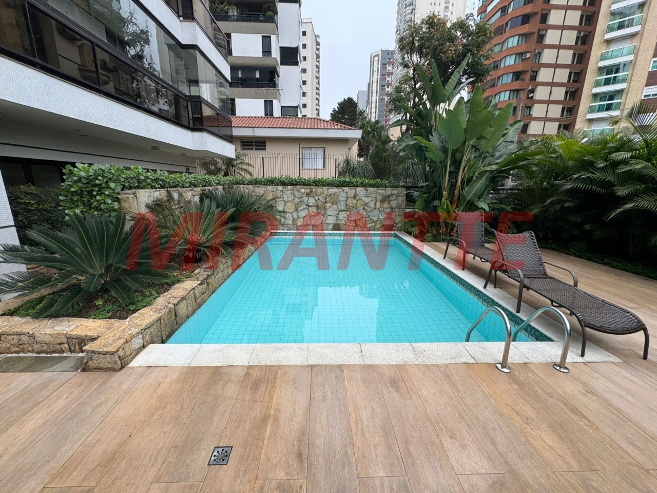 Apartamento com 3 quartos em Santana