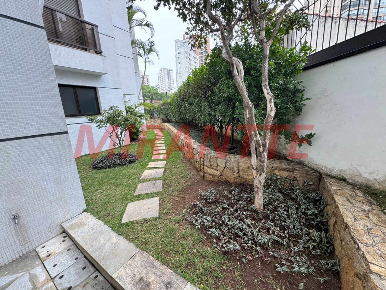 Apartamento com 3 quartos em Santana