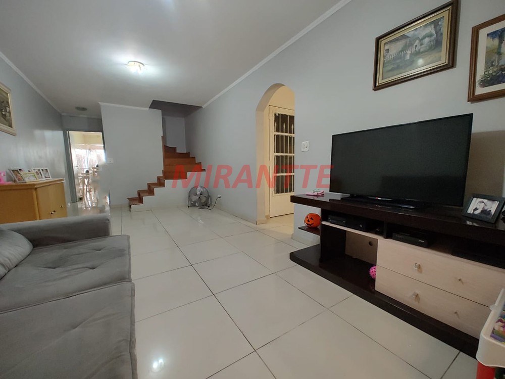 Sobrado de 102m² com 3 quartos em Vila Rica