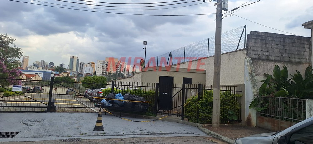 Terreno de 272m² em Água Fria